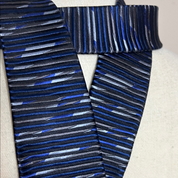 NWT Bachrach Elegant Blue Striped Tie - Picture 5 of 8